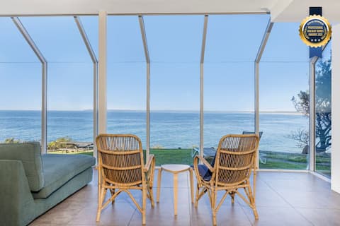 Neptune - Absolute Beachfront - Stunning Views