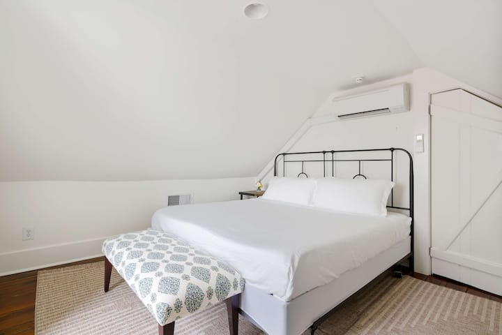 Dhoma e gjumit #3: Krevat dopio "King" 