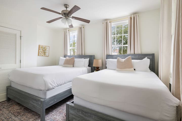 Dhoma e gjumit #2: Krevat dopio "Queen" + Krevat i plotë + Banjë brenda në suitë 