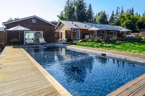 Green Valley Retreat - Luxury Home in Wine Country