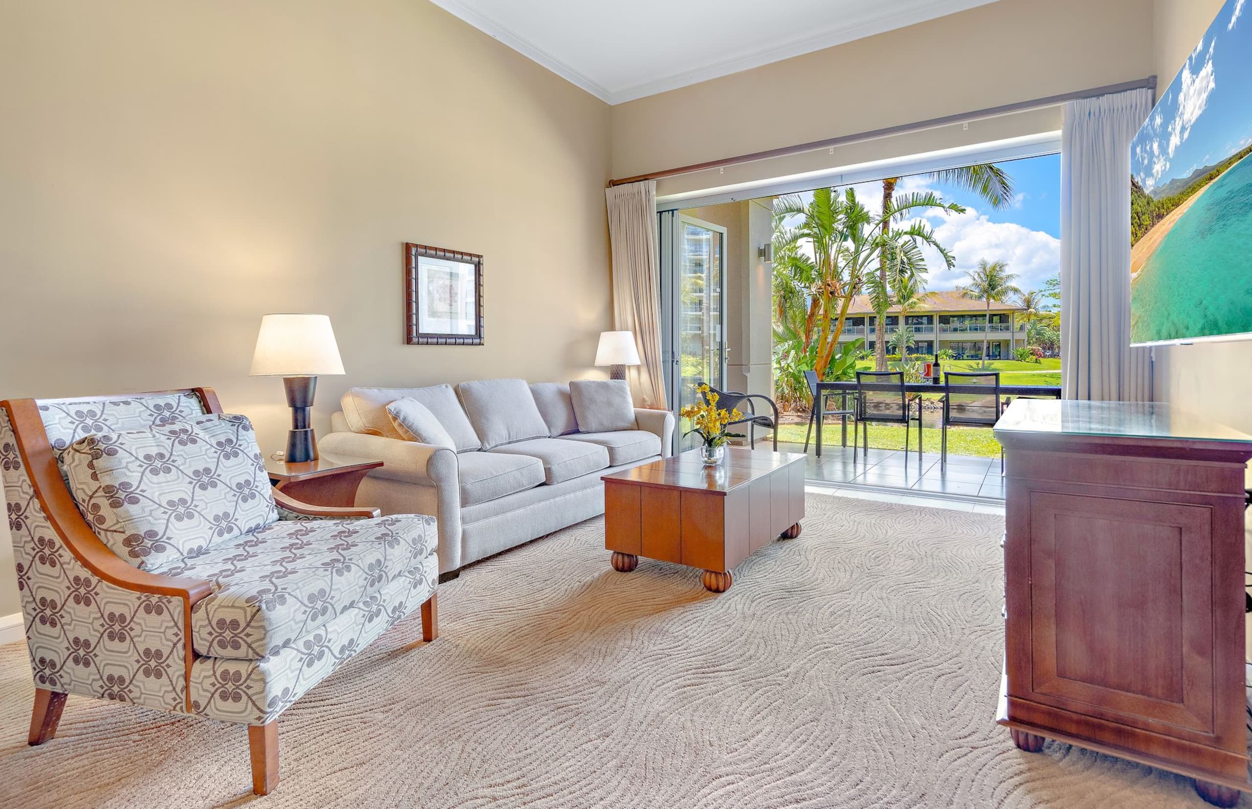 Condo in Lahaina · ★4.64 · 1 bedroom · 2 beds · 1 bath - Image 2