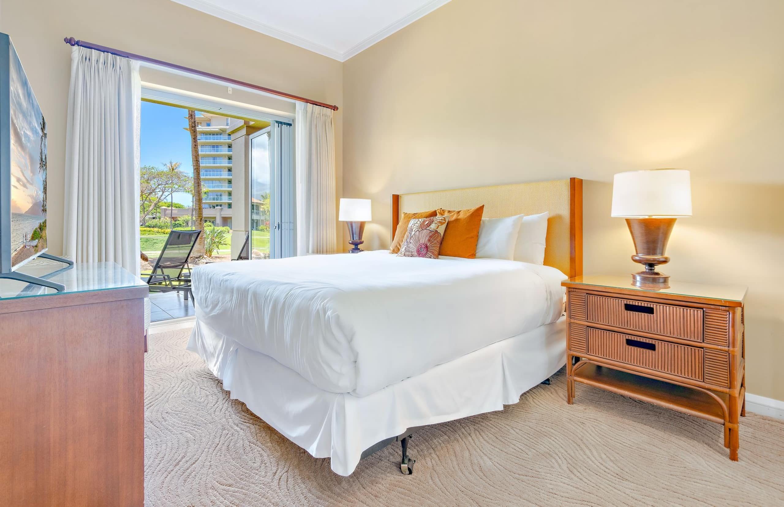 Condo in Lahaina · ★4.64 · 1 bedroom · 2 beds · 1 bath - Image 12