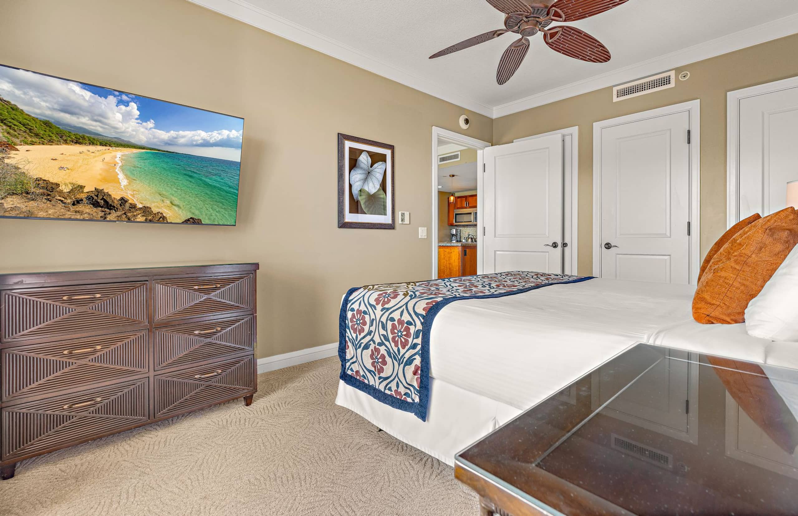 Condo in Lahaina · ★4.86 · 1 bedroom · 2 beds · 1 bath - Image 16