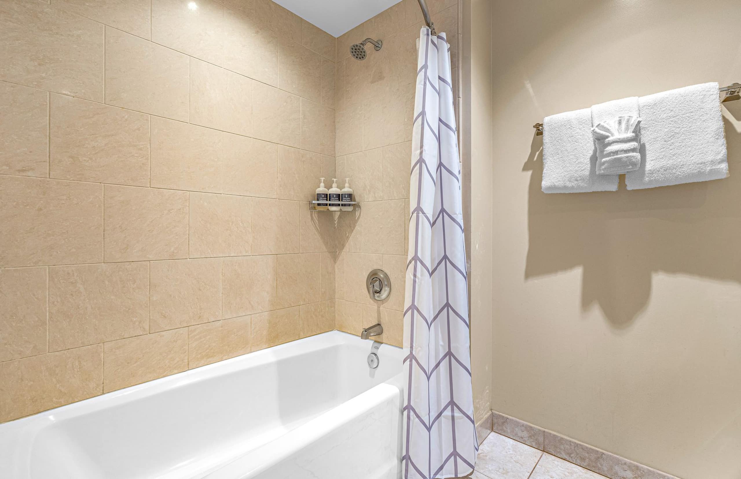 Condo in Lahaina · ★4.86 · 1 bedroom · 2 beds · 1 bath - Image 19
