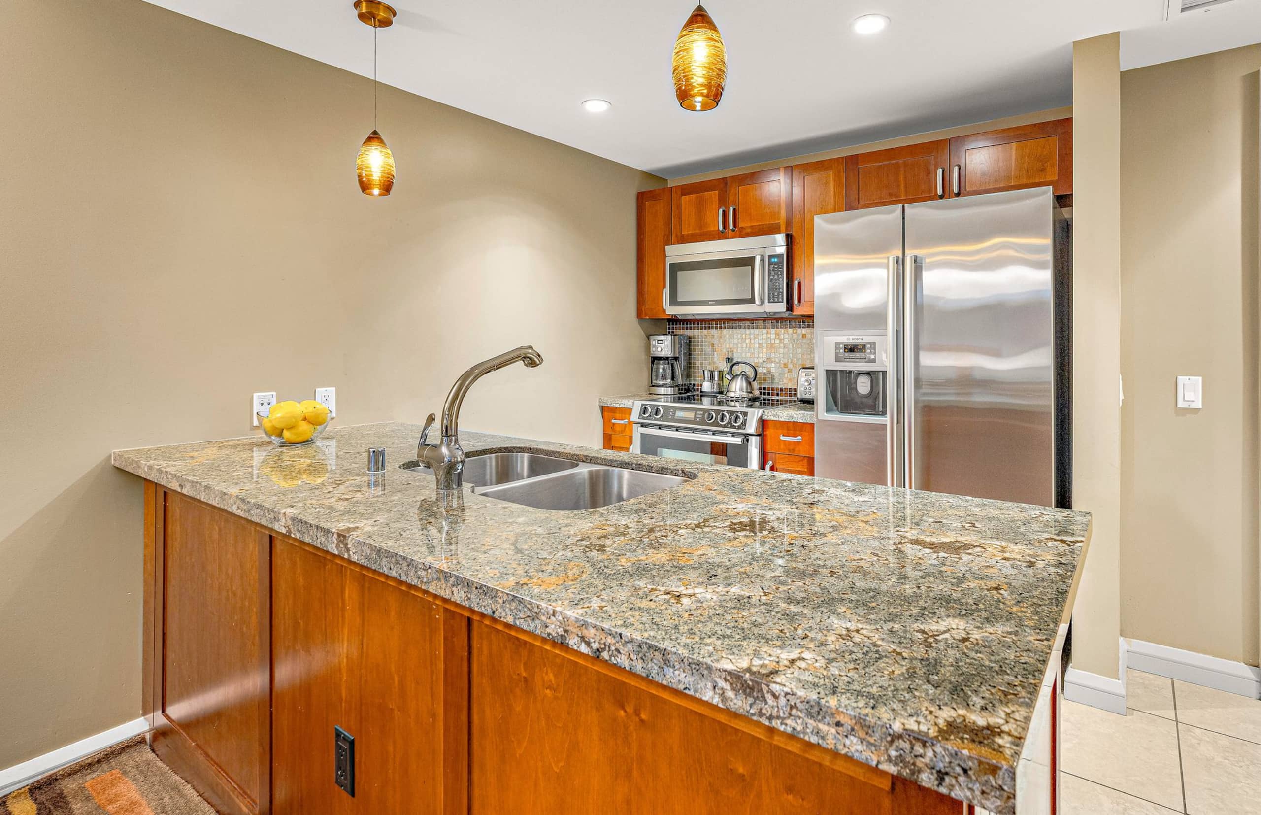 Condo in Lahaina · ★4.86 · 1 bedroom · 2 beds · 1 bath - Image 11