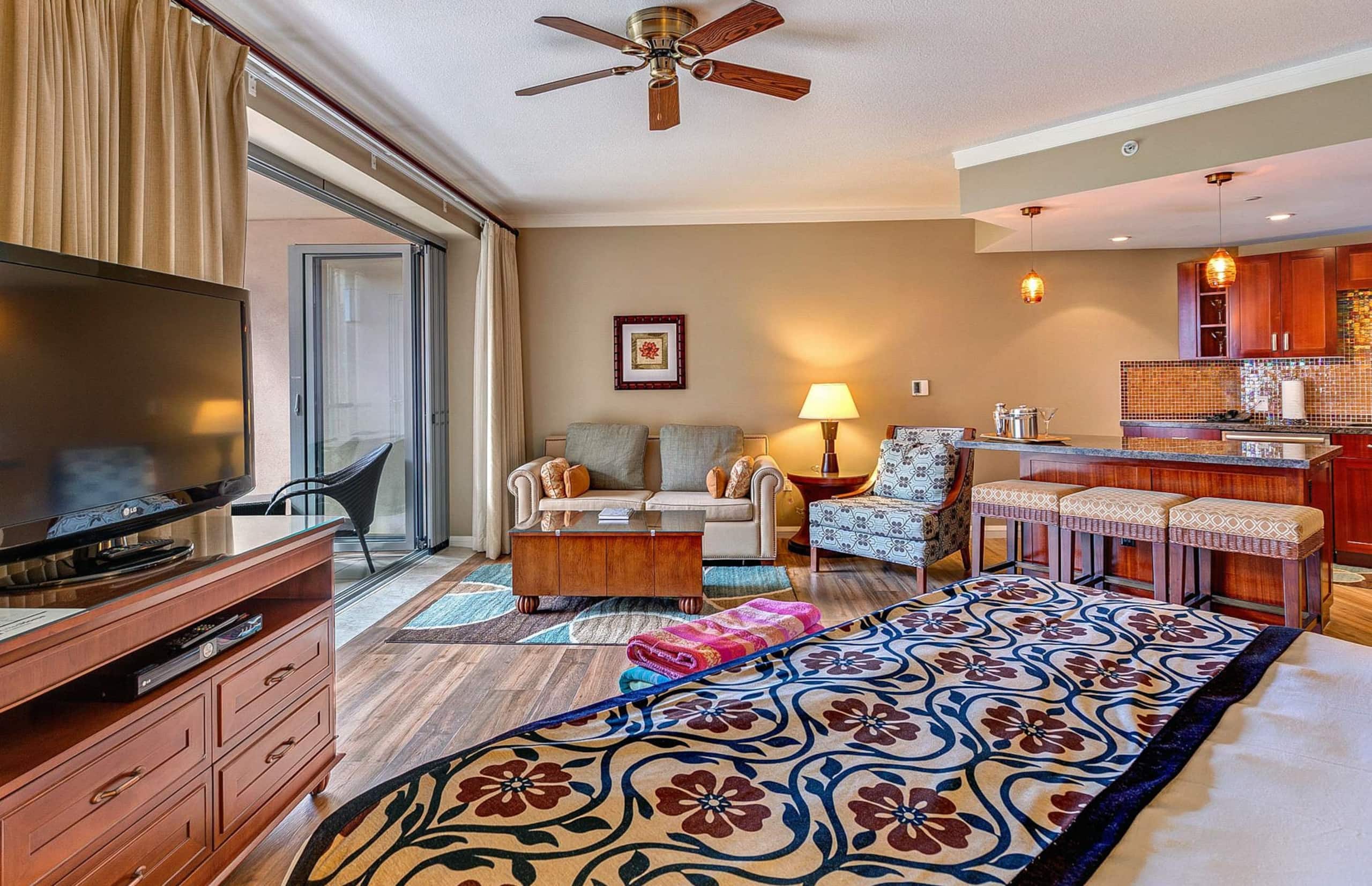 Condo in Lahaina · ★4.93 · Studio · 2 beds · 1 bath - Image 3