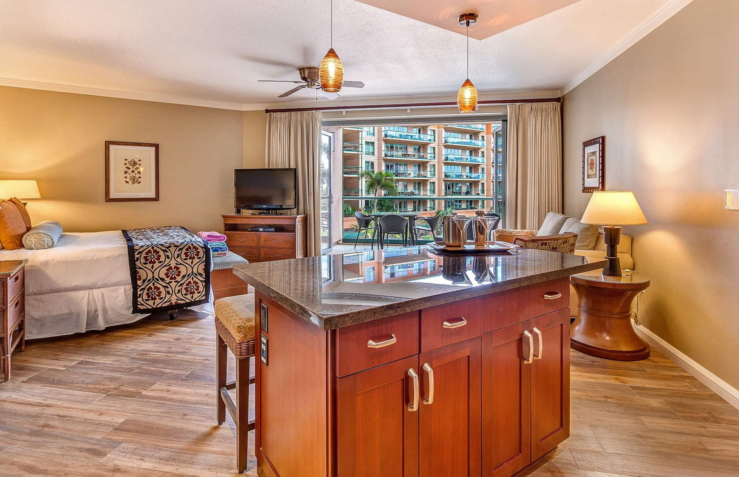 Condo in Lahaina · ★4.93 · Studio · 2 beds · 1 bath - Image 6