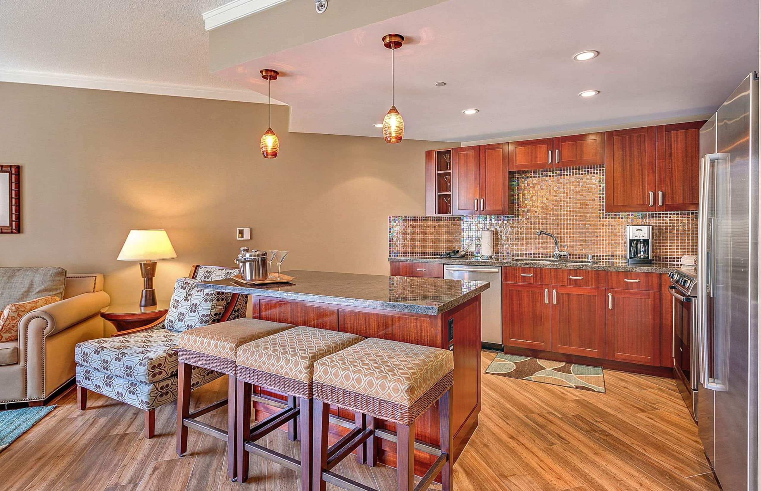 Condo in Lahaina · ★4.93 · Studio · 2 beds · 1 bath - Image 4