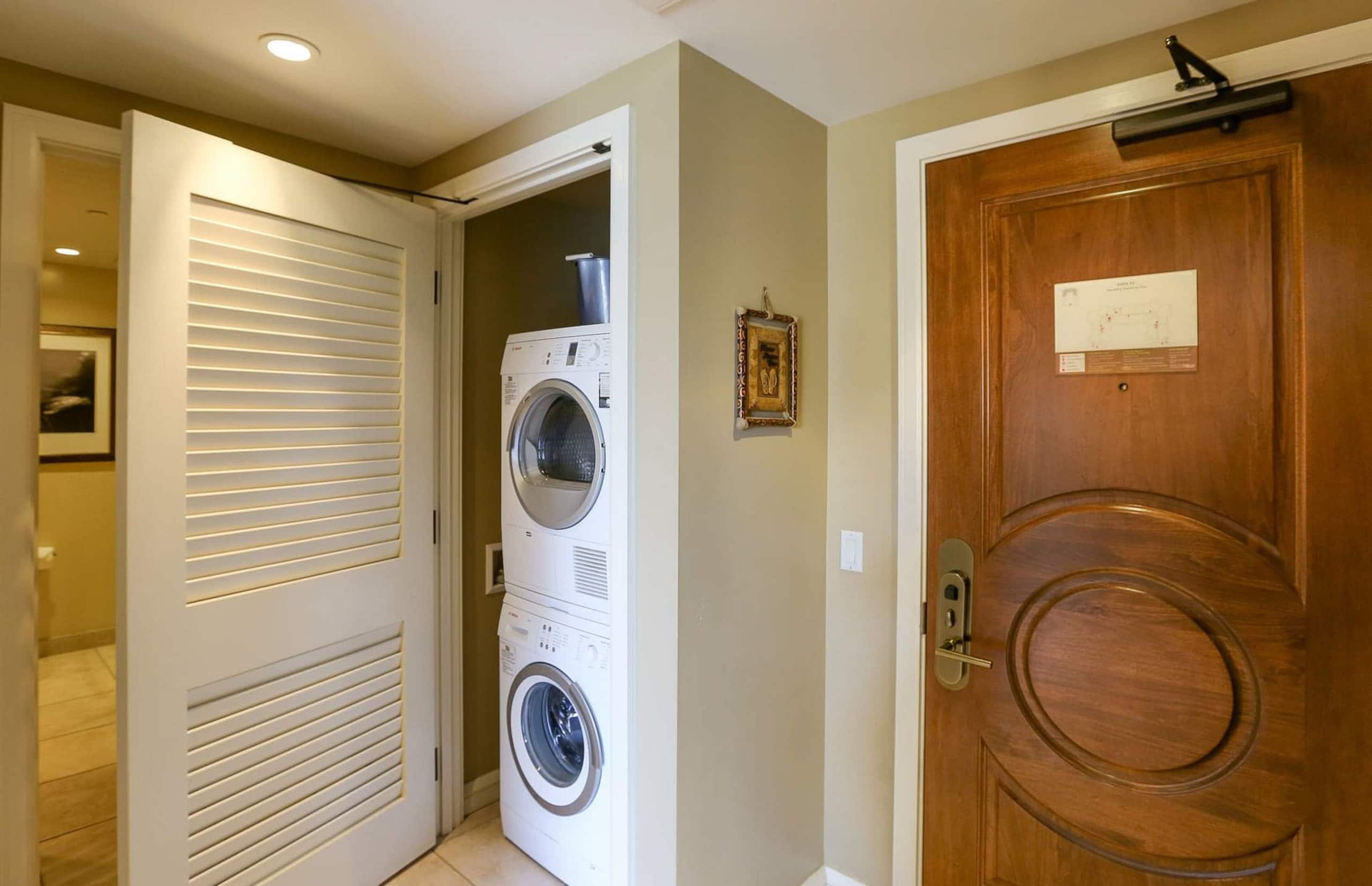 Condo in Lahaina · ★4.93 · Studio · 2 beds · 1 bath - Image 18