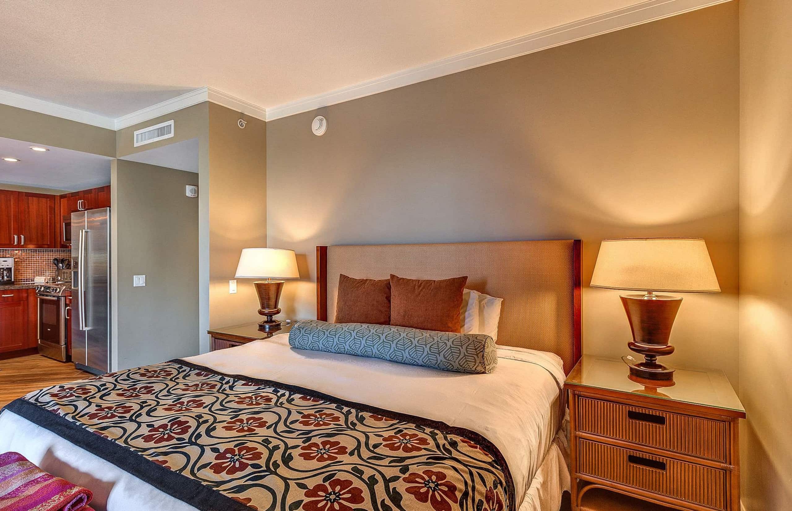 Condo in Lahaina · ★4.93 · Studio · 2 beds · 1 bath - Image 11