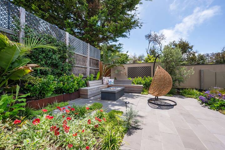 Sorrento Serenity | Luxe Pet friendly with Pool gallery image 5