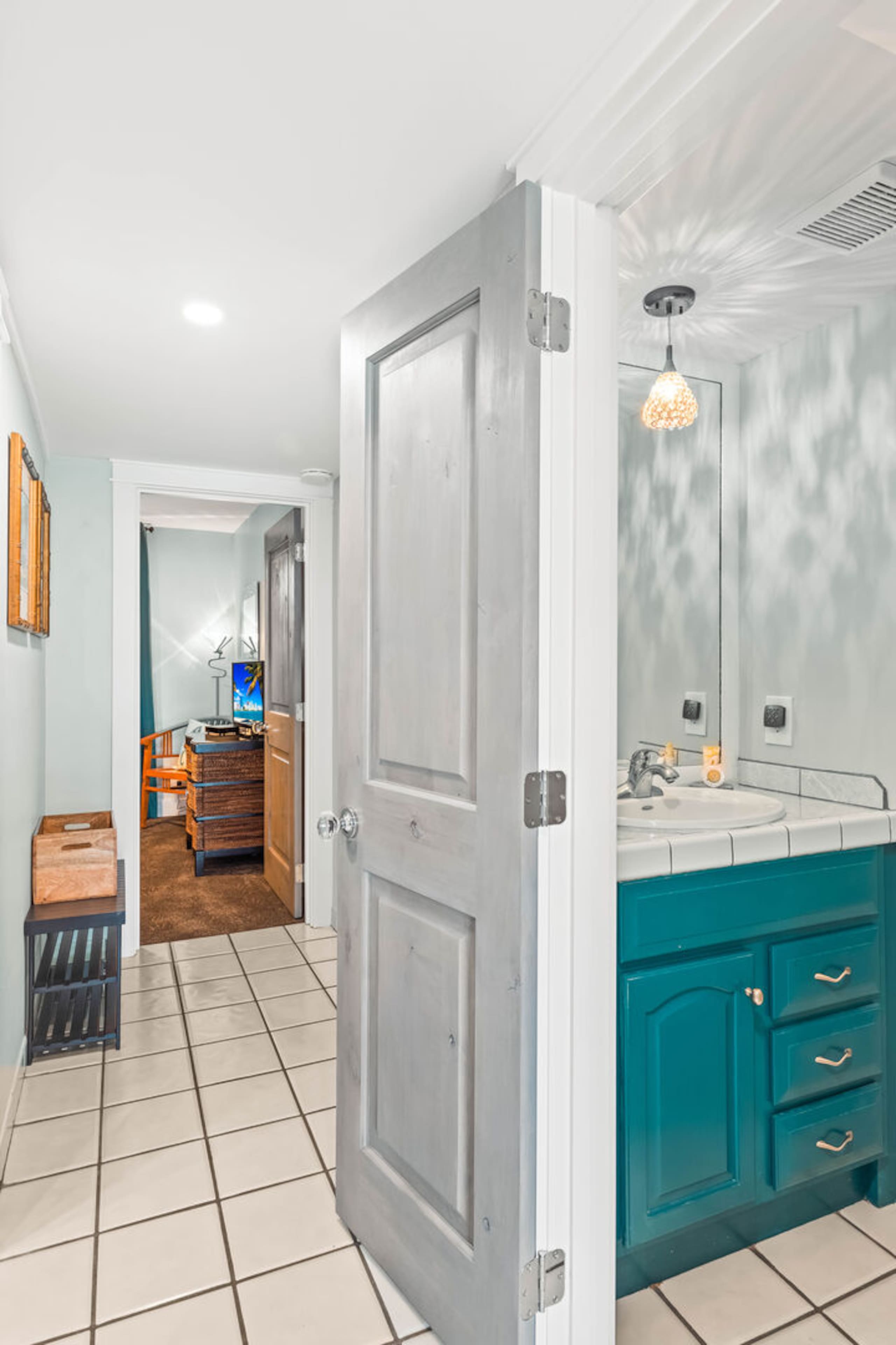Condo in Lahaina · ★4.71 · 3 bedrooms · 4 beds · 2.5 baths - Image 27