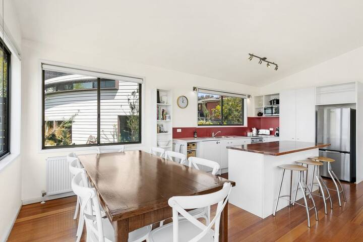 Wallis by the sea I Pet Friendly gallery image 2