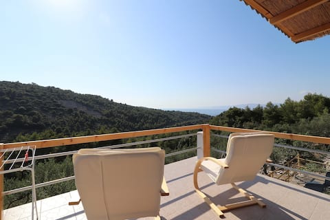 Greenside Cottage Lumi-Two Bedroom Holiday Home with Terrace and Sea view