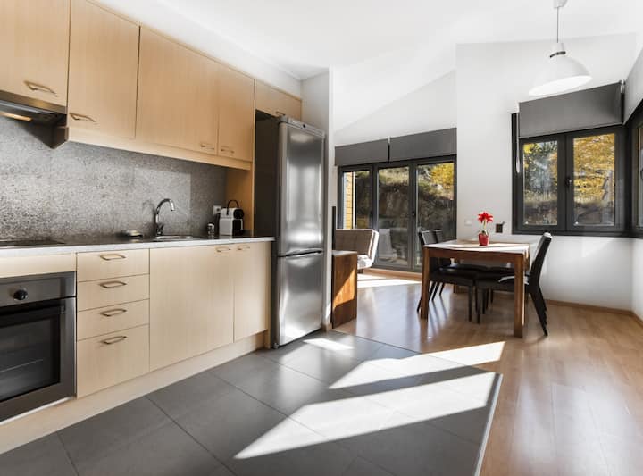 2 Bedroom Apartment with views. 4 pax. El Tarter. FLOC 34 Apartments