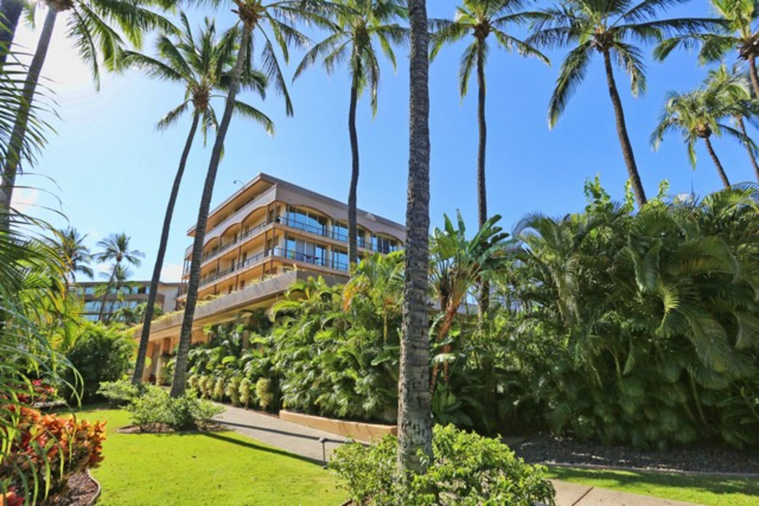 Condo in Lahaina · ★4.91 · 2 bedrooms · 3 beds · 2 baths - Image 45