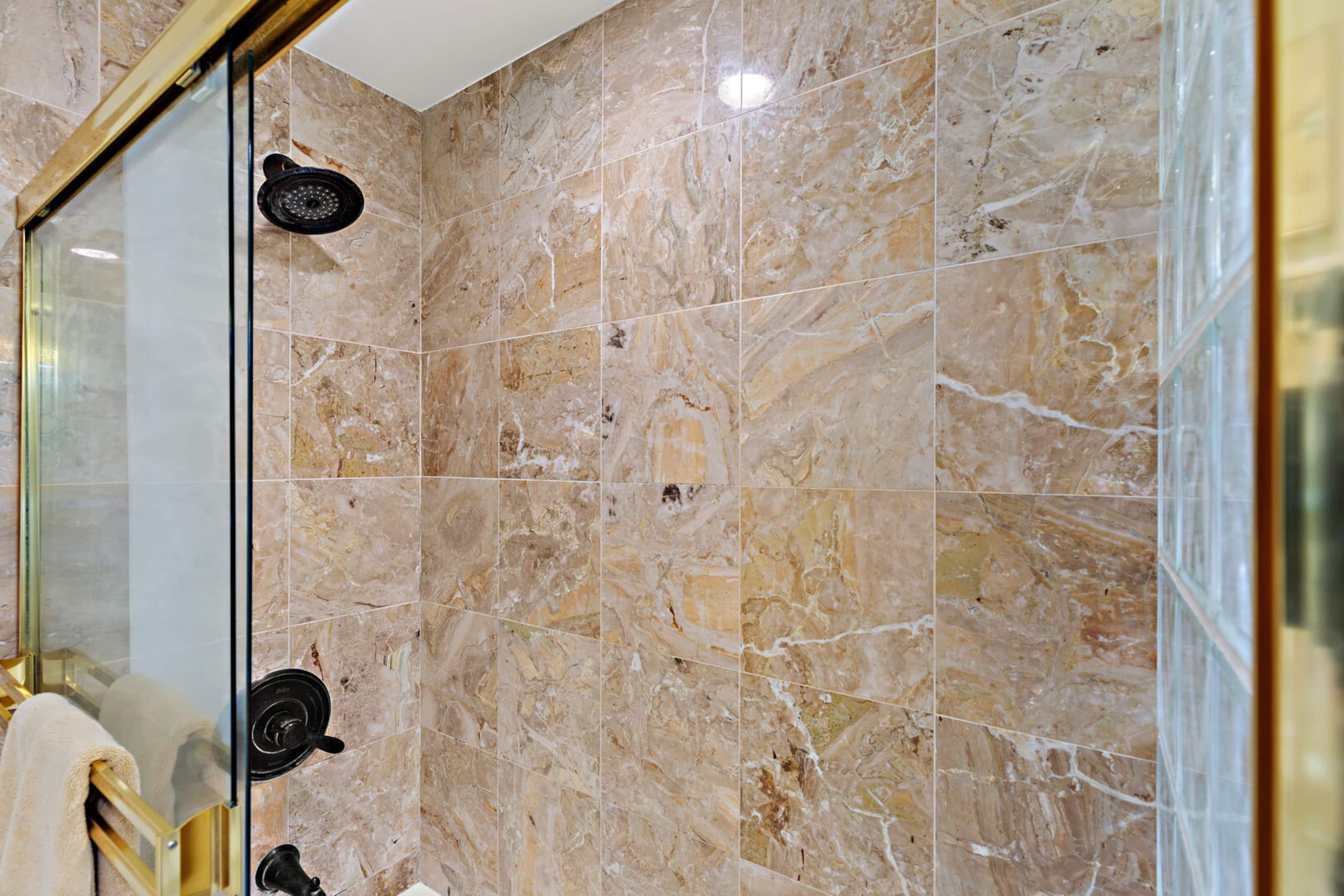 Condo in Lahaina · ★4.91 · 2 bedrooms · 3 beds · 2 baths - Image 40
