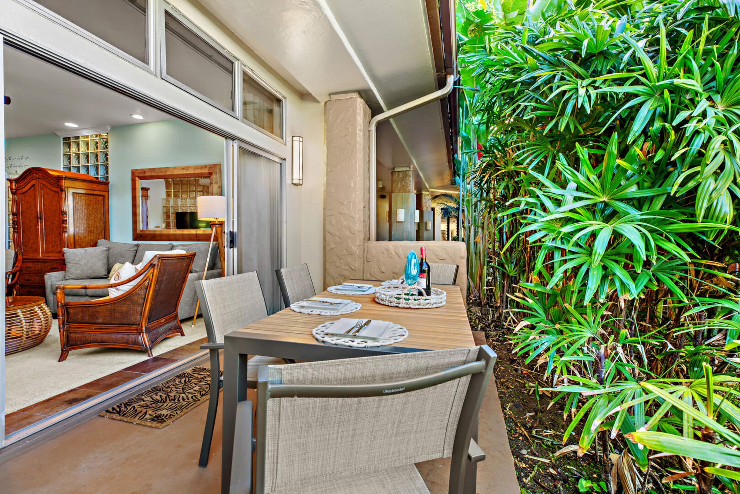 Condo in Lahaina · ★4.91 · 2 bedrooms · 3 beds · 2 baths - Image 5