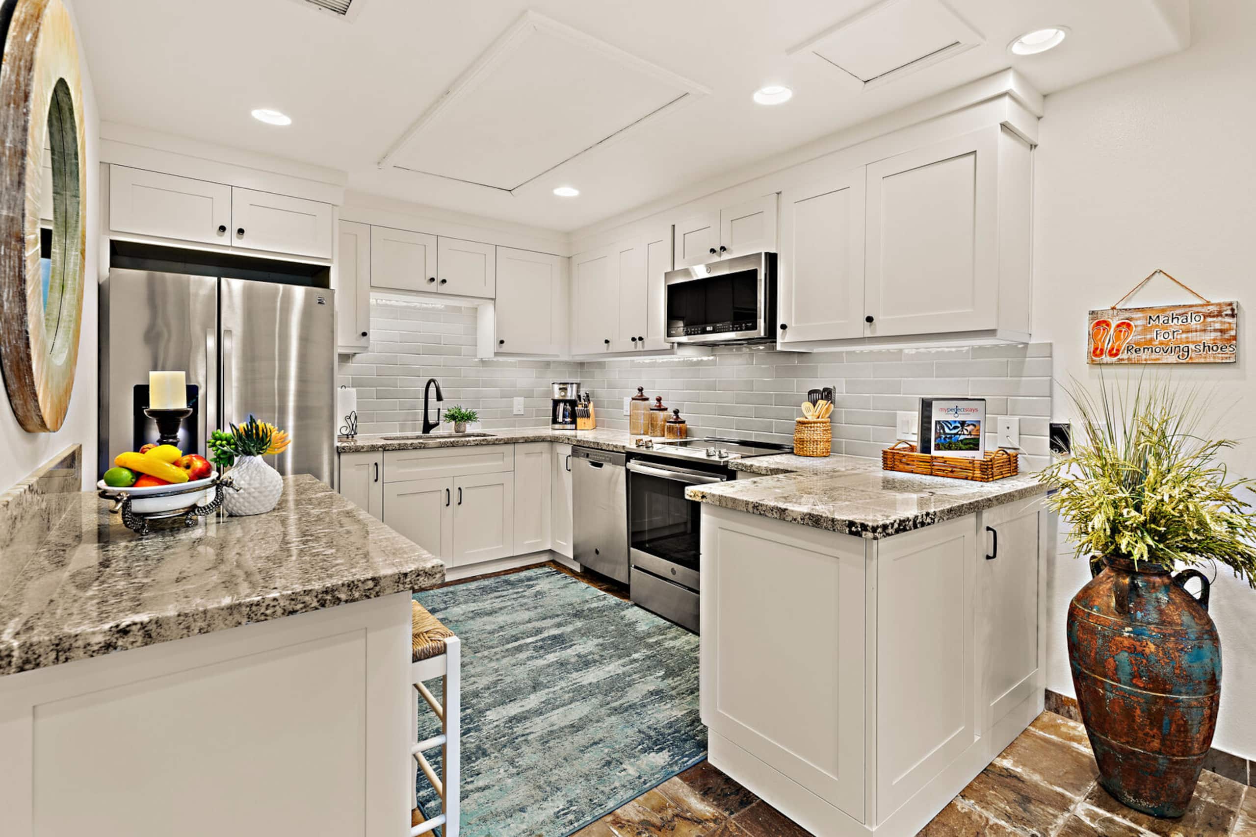 Condo in Lahaina · ★4.91 · 2 bedrooms · 3 beds · 2 baths - Image 17