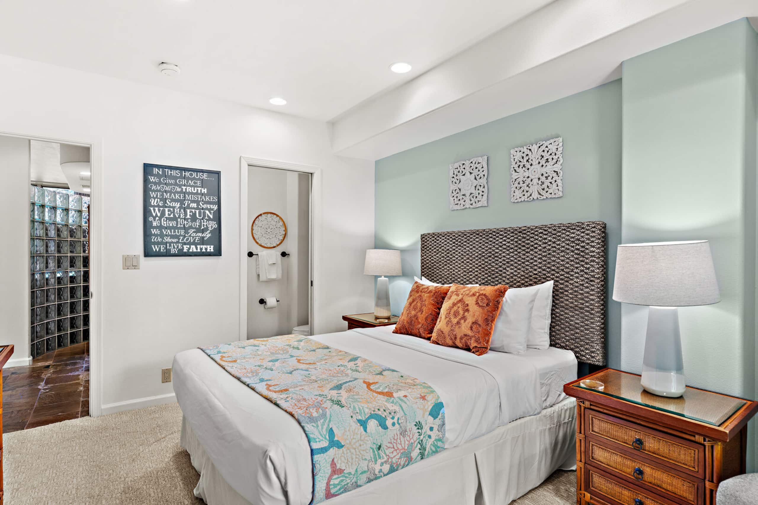 Condo in Lahaina · ★4.91 · 2 bedrooms · 3 beds · 2 baths - Image 23