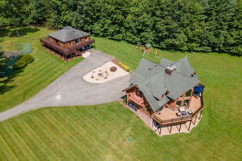 Dog Friendly Luxury Estate w/ Fire Pit, Hot Tubs