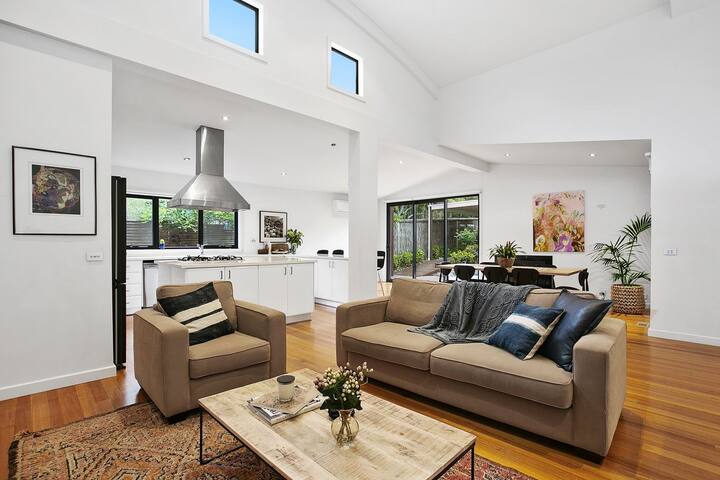 Miss Maude Mt Martha with pool and spa gallery image 3