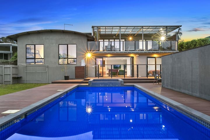 Miss Maude Mt Martha with pool and spa