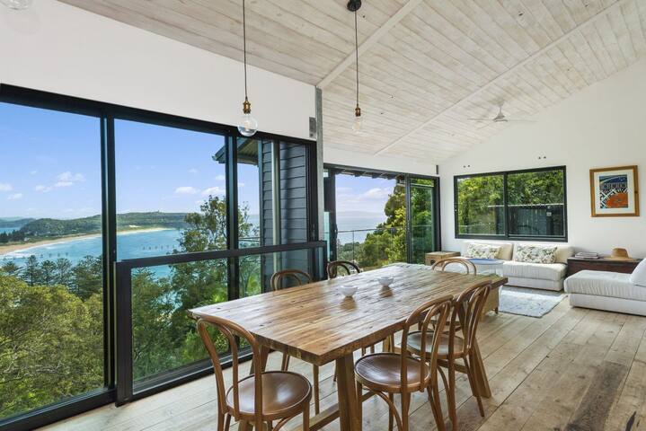 BLACK ZINC by Palm Beach Holiday Rentals