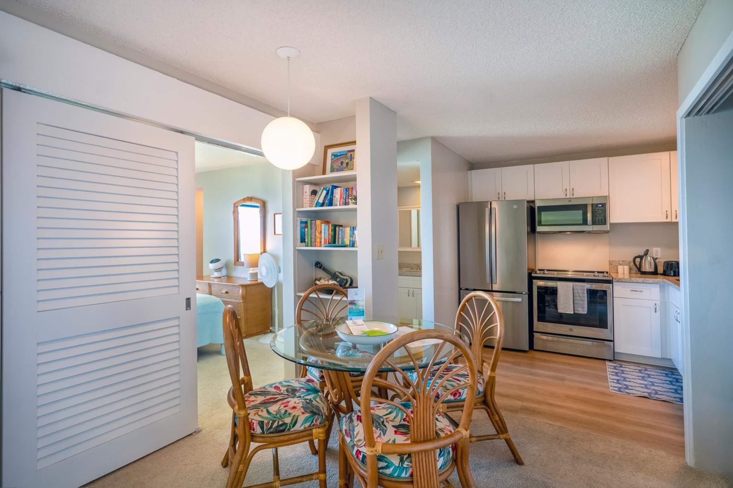 Cozy Coastal Hideaway w/ Lanai & Ocean Views - Photo 8