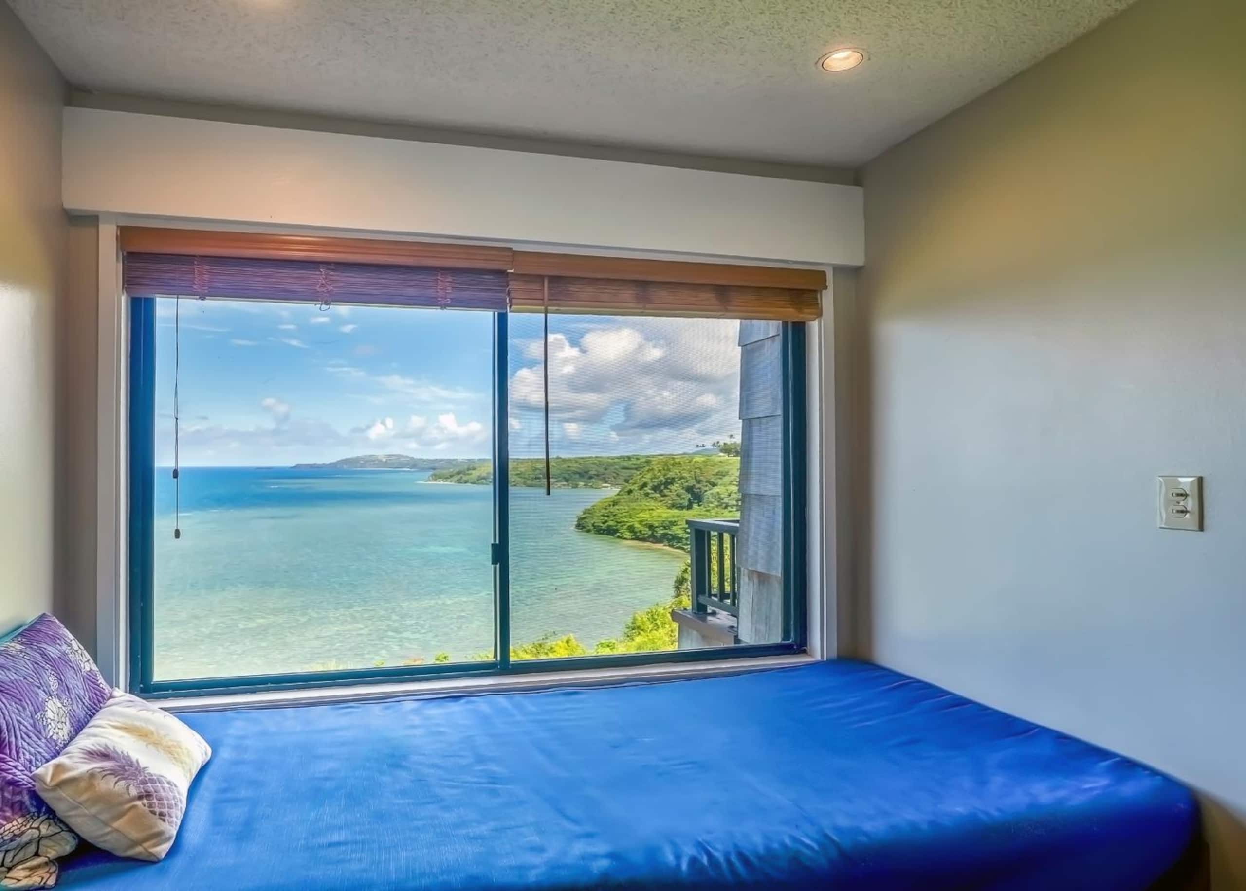 Cozy Coastal Hideaway w/ Lanai & Ocean Views - Photo 17