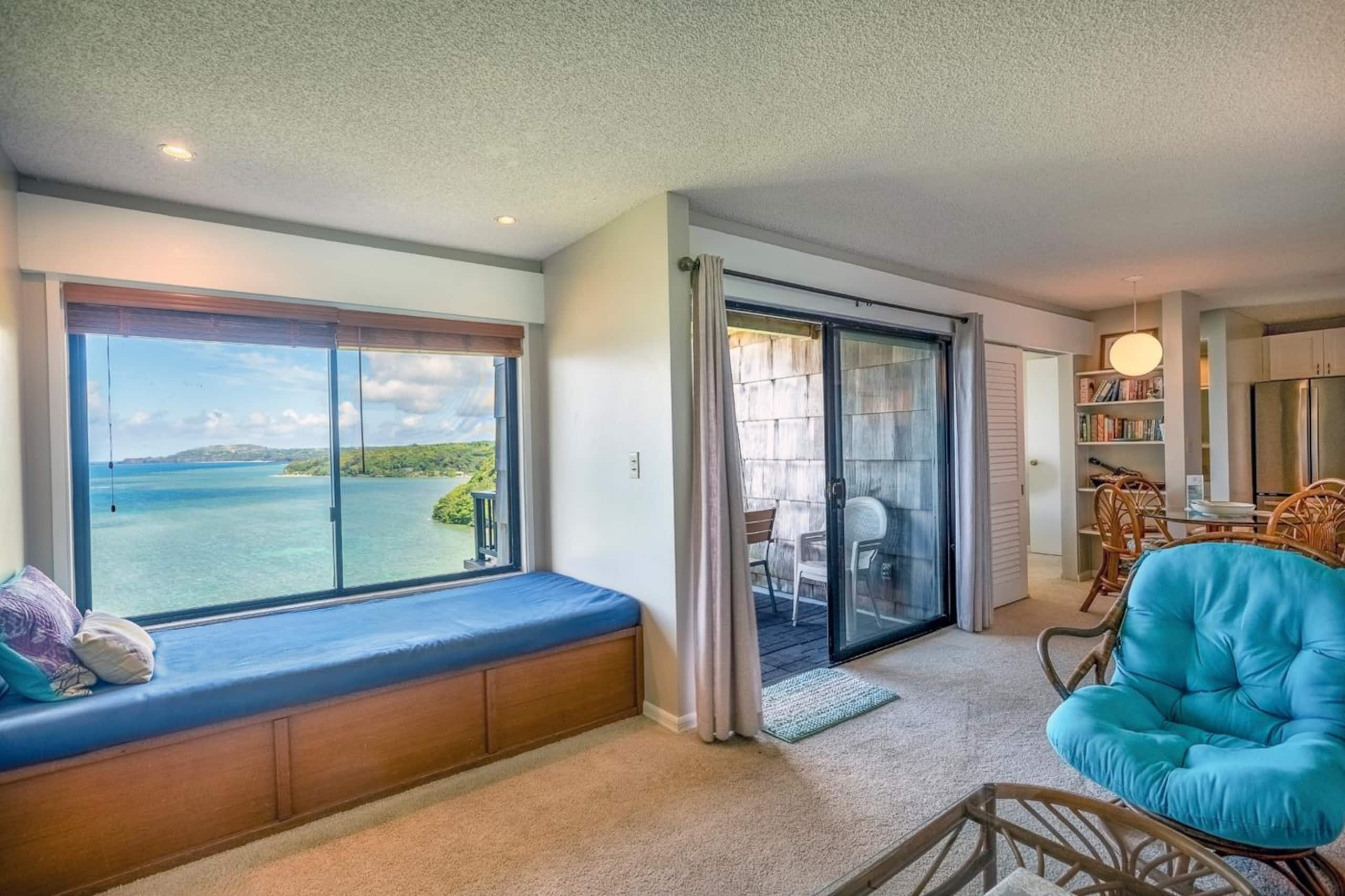 Cozy Coastal Hideaway w/ Lanai & Ocean Views - Photo 15