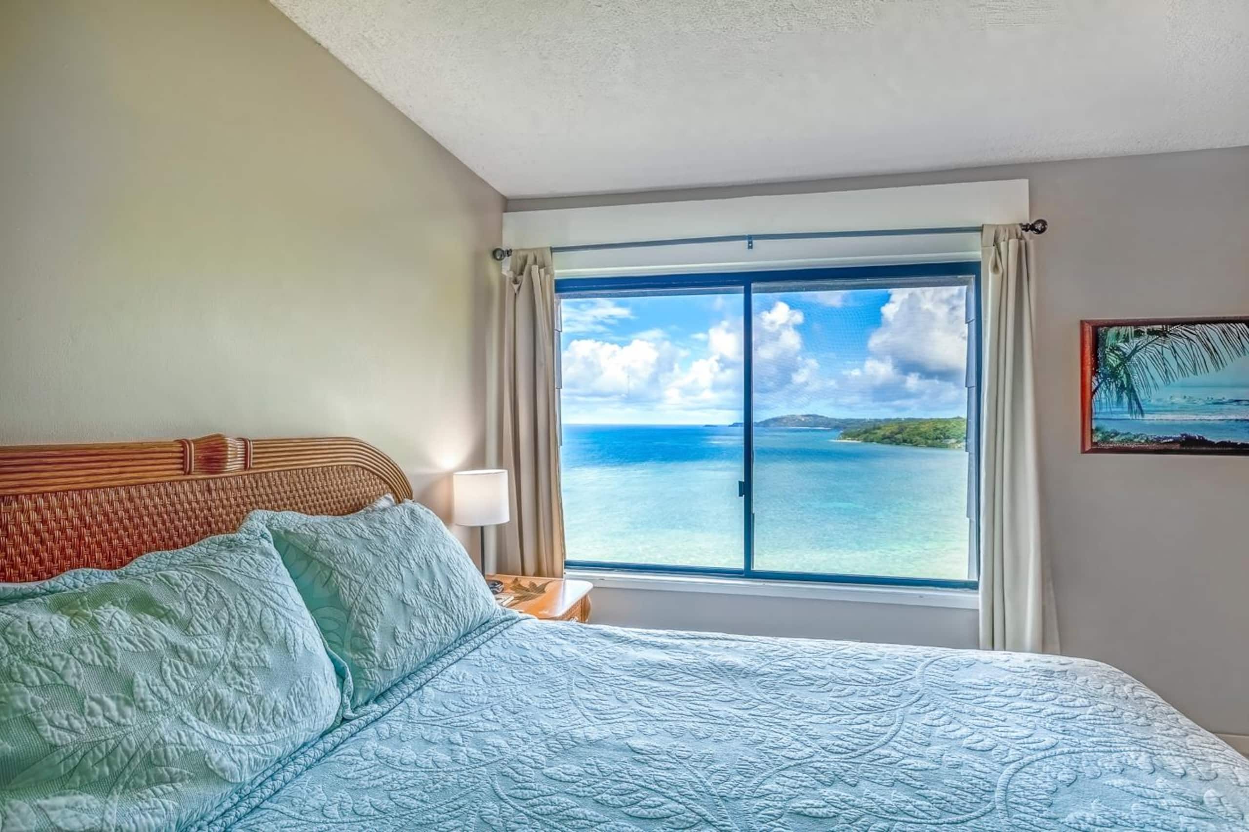 Cozy Coastal Hideaway w/ Lanai & Ocean Views - Photo 9