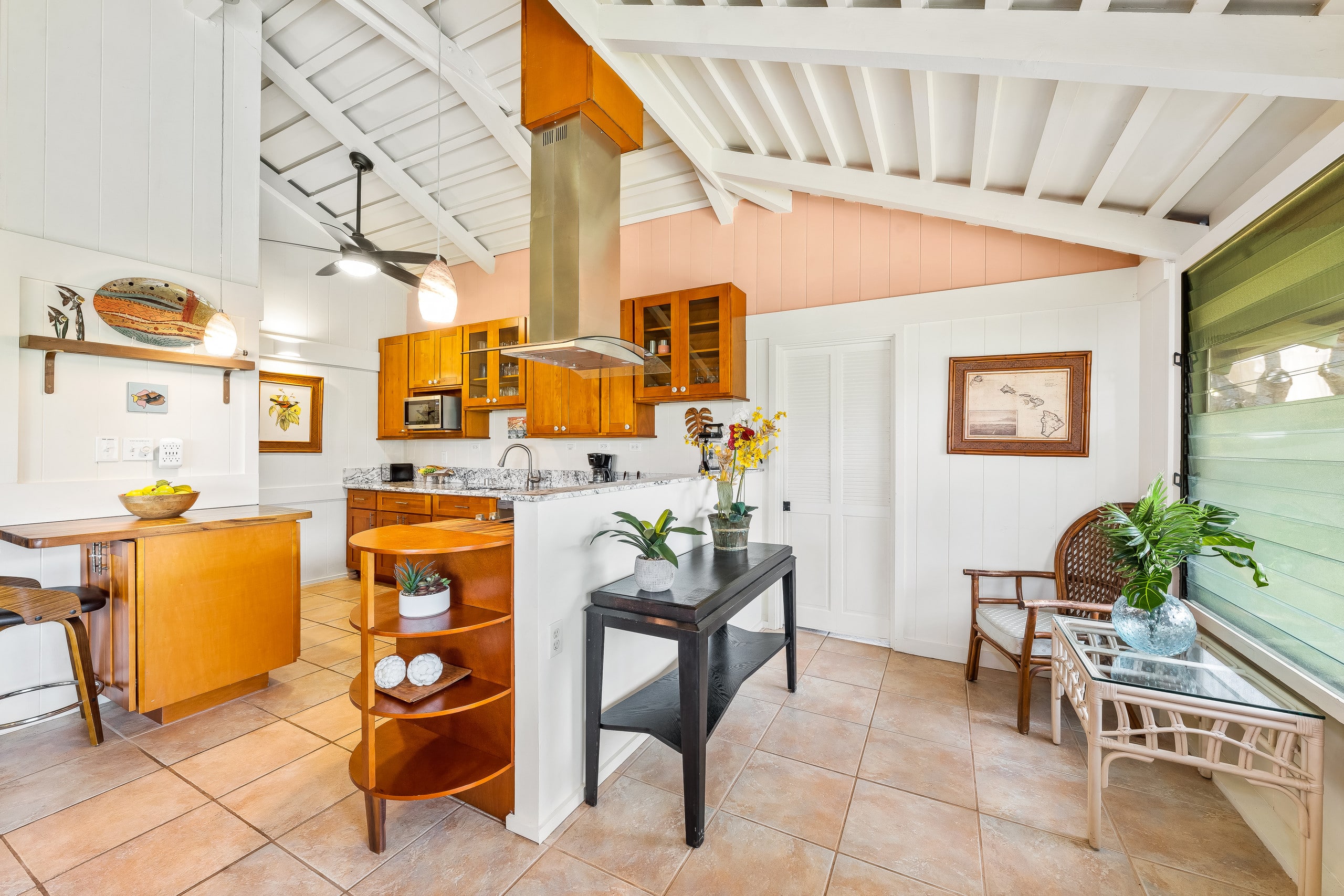 Home in Lahaina · ★4.44 · 2 bedrooms · 4 beds · 2 baths - Image 5