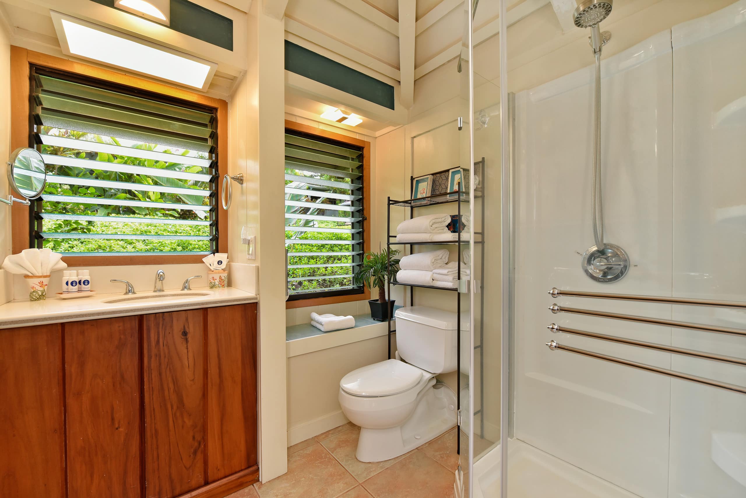 Home in Lahaina · ★4.44 · 2 bedrooms · 4 beds · 2 baths - Image 23