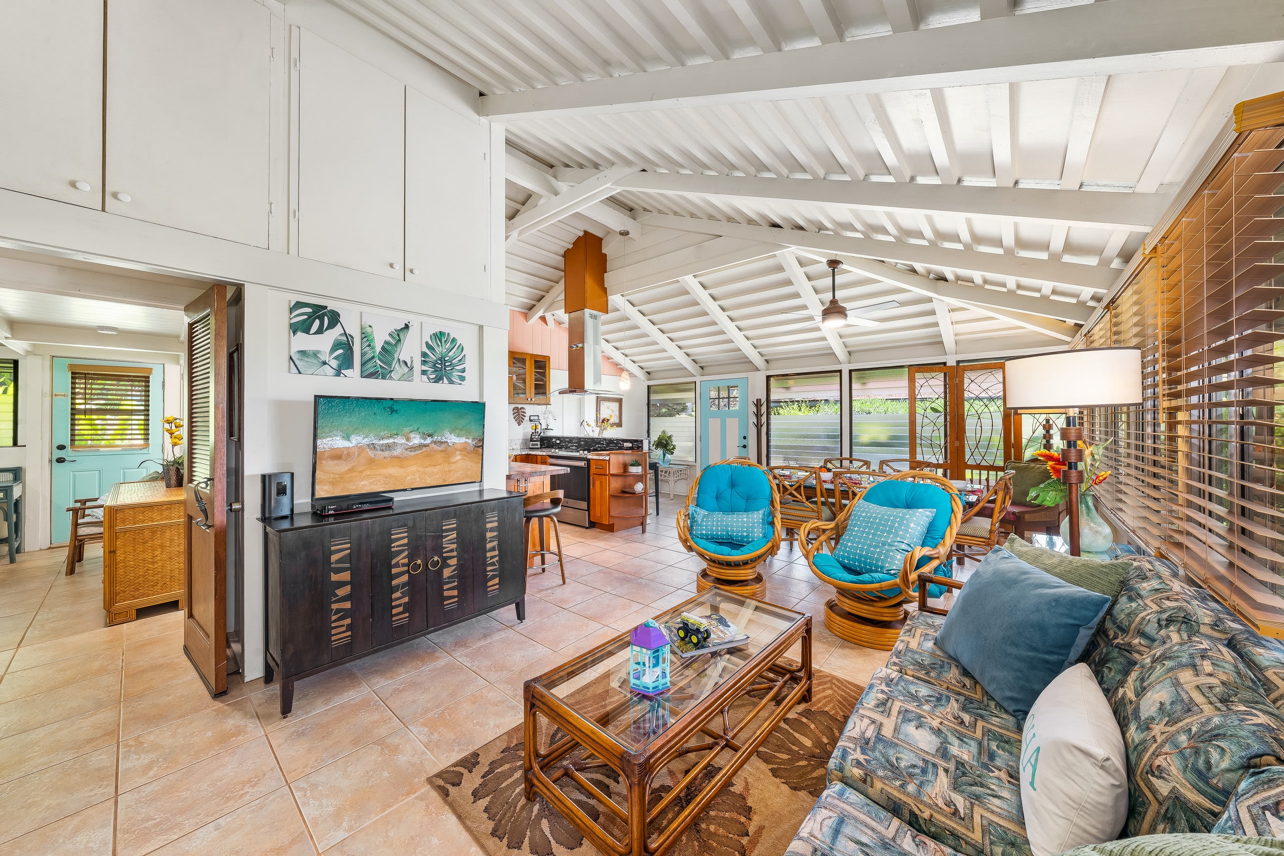 Home in Lahaina · ★4.44 · 2 bedrooms · 4 beds · 2 baths - Image 2