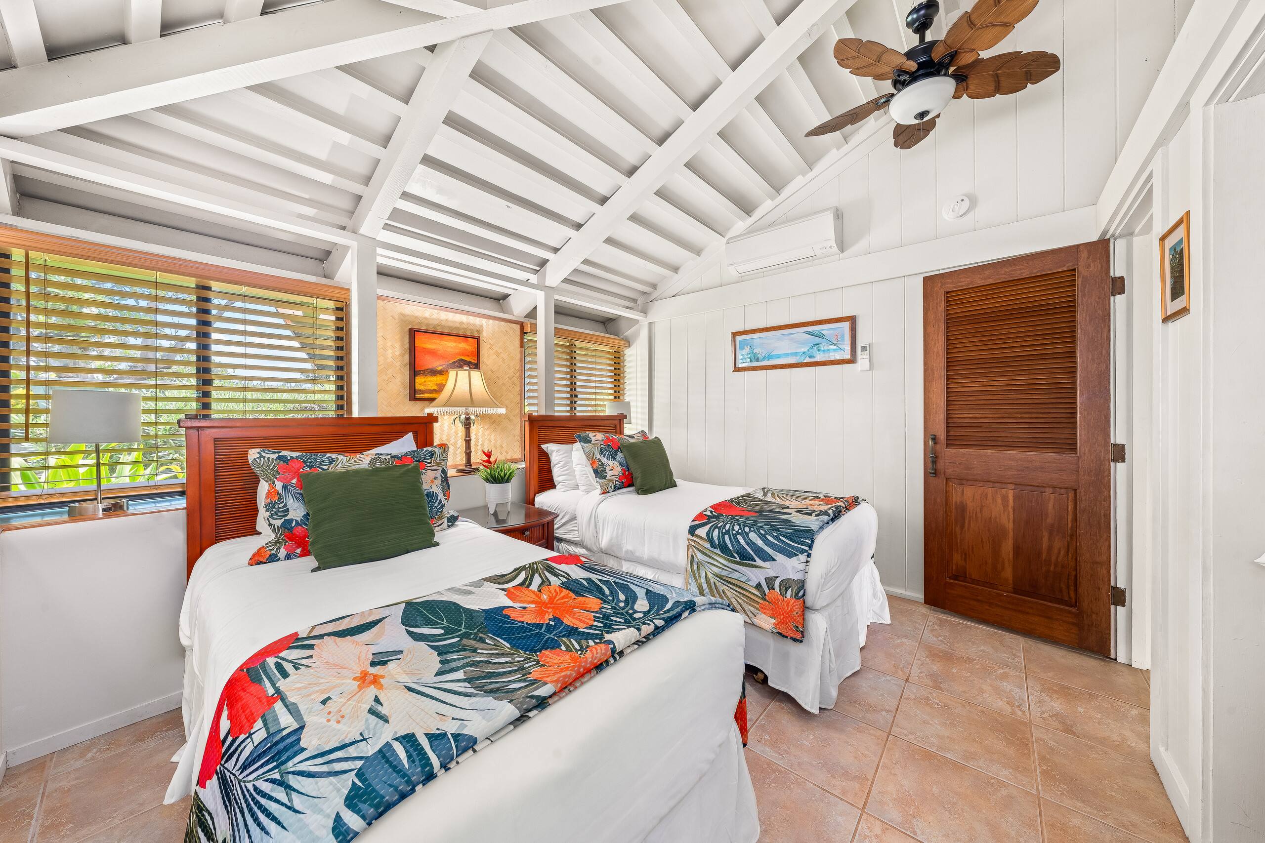 Home in Lahaina · ★4.44 · 2 bedrooms · 4 beds · 2 baths - Image 16
