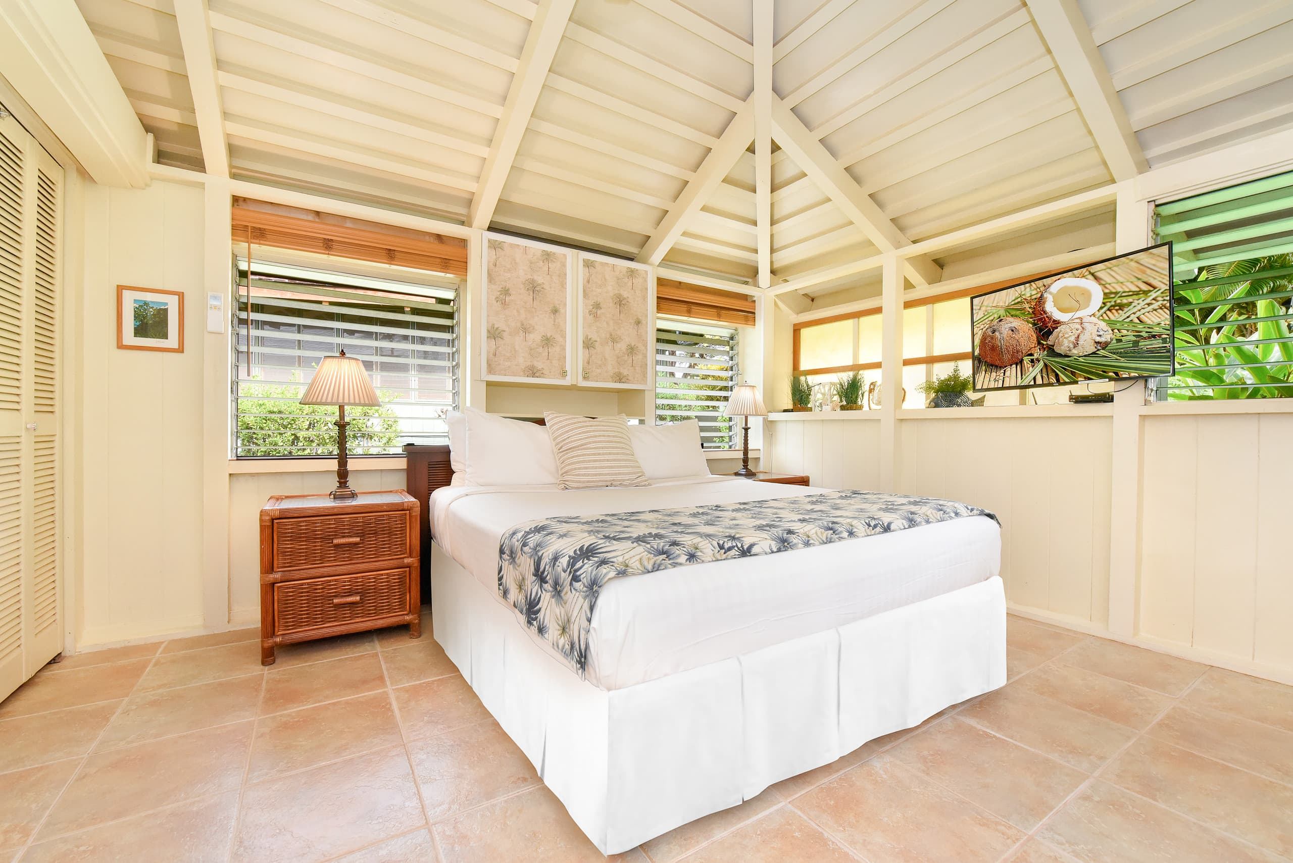Home in Lahaina · ★4.44 · 2 bedrooms · 4 beds · 2 baths - Image 13
