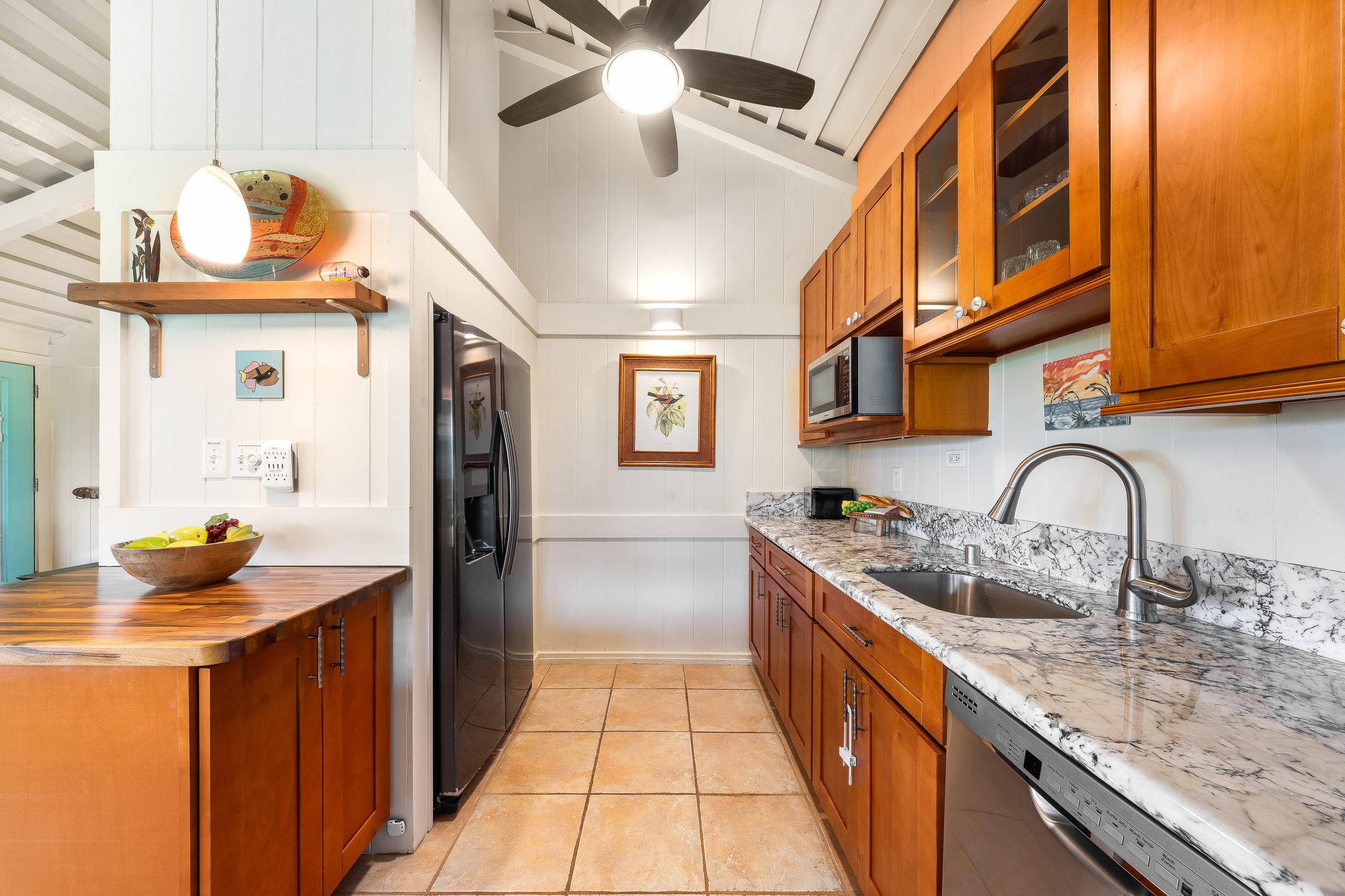 Home in Lahaina · ★4.44 · 2 bedrooms · 4 beds · 2 baths - Image 9