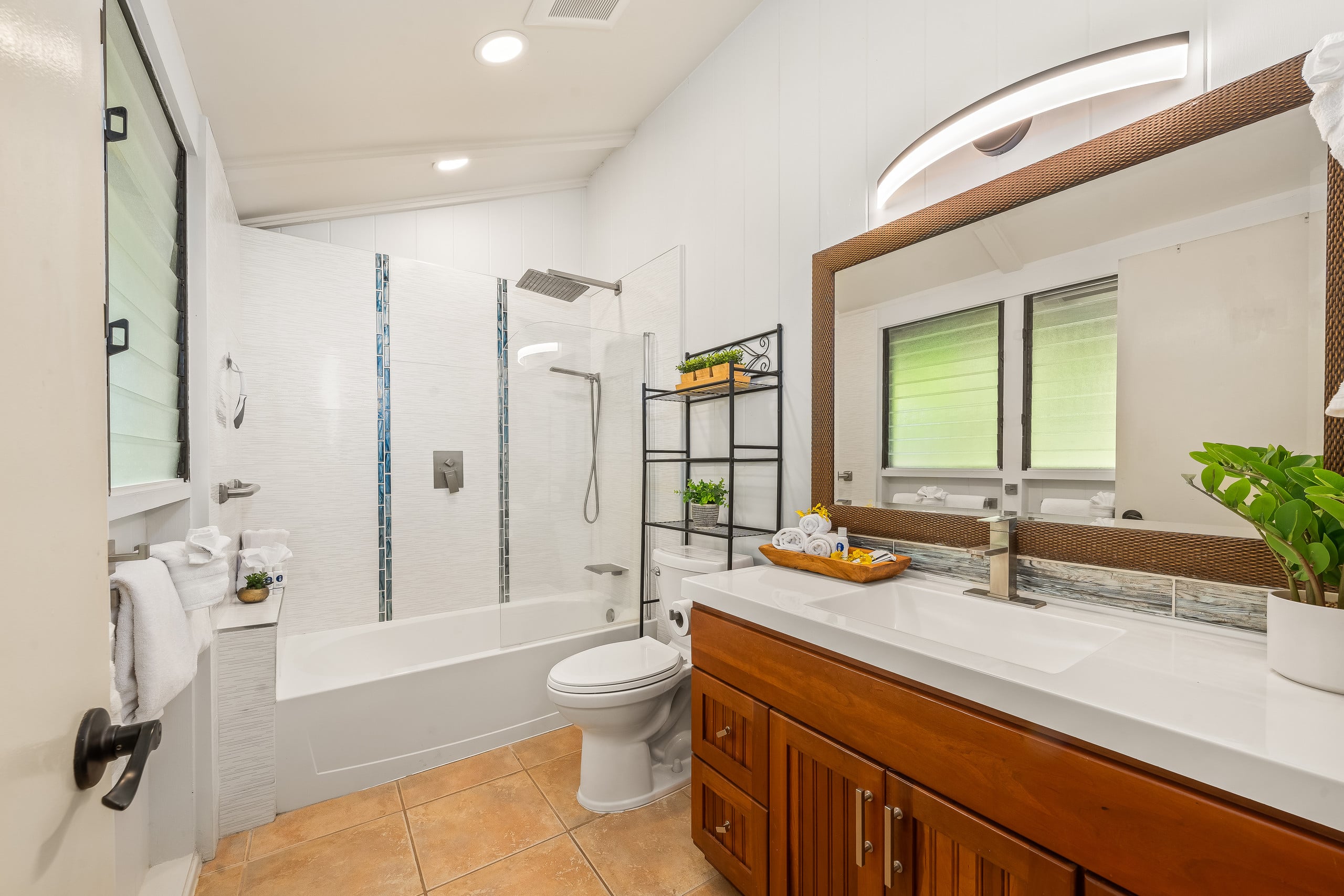Home in Lahaina · ★4.44 · 2 bedrooms · 4 beds · 2 baths - Image 21