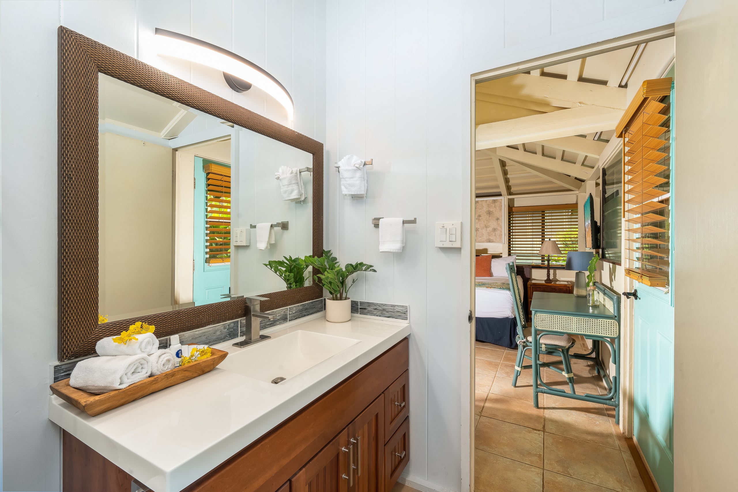 Home in Lahaina · ★4.44 · 2 bedrooms · 4 beds · 2 baths - Image 20