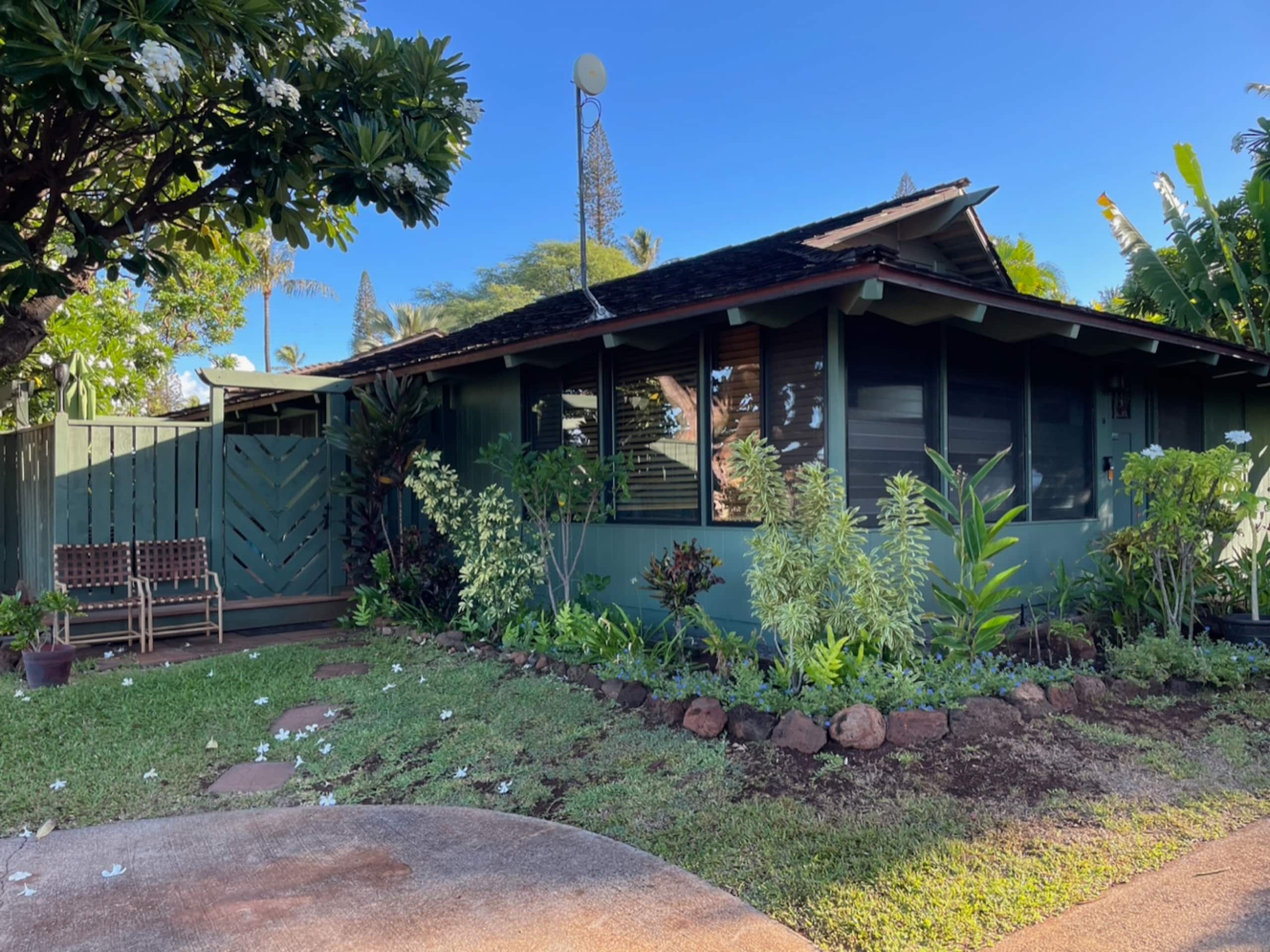 Home in Lahaina · ★4.44 · 2 bedrooms · 4 beds · 2 baths - Image 34