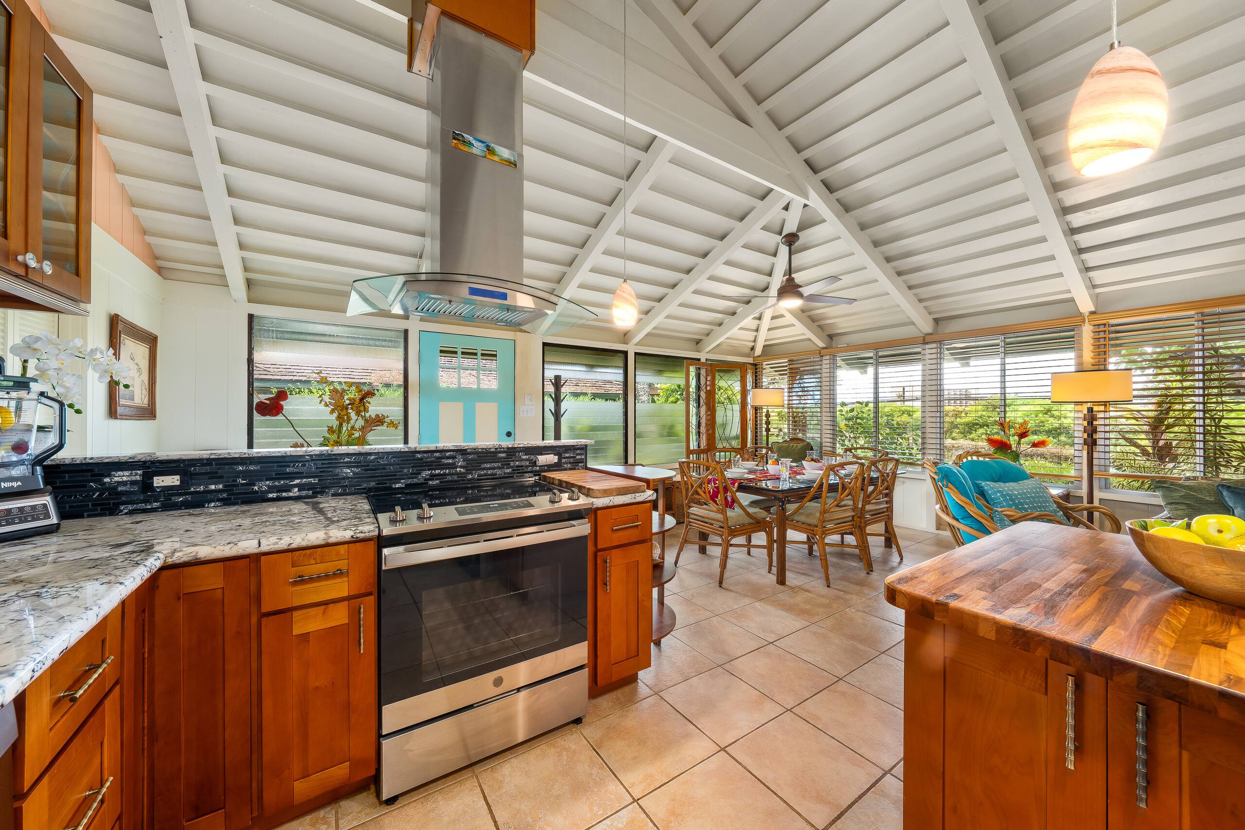 Home in Lahaina · ★4.44 · 2 bedrooms · 4 beds · 2 baths - Image 7