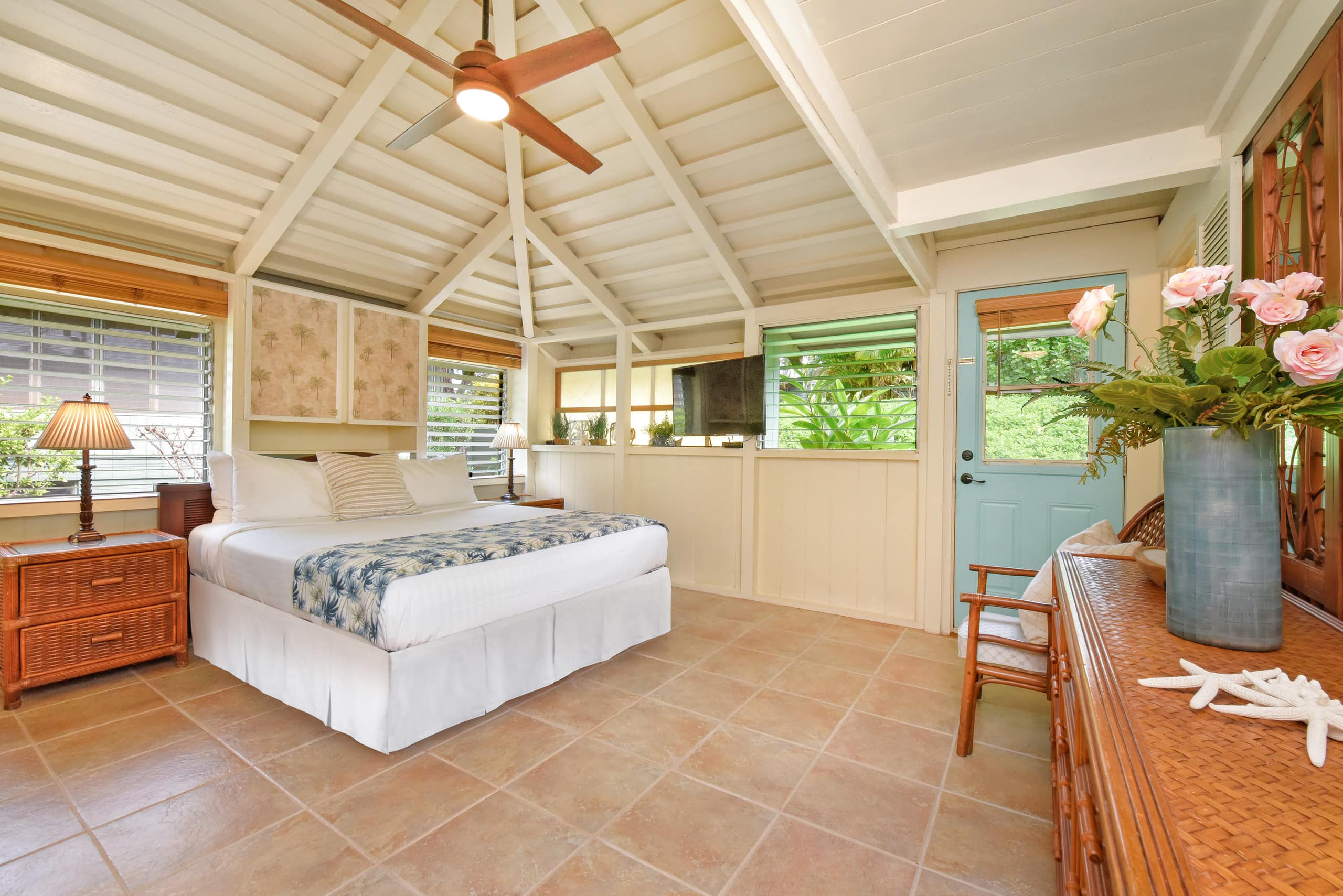 Home in Lahaina · ★4.44 · 2 bedrooms · 4 beds · 2 baths - Image 12