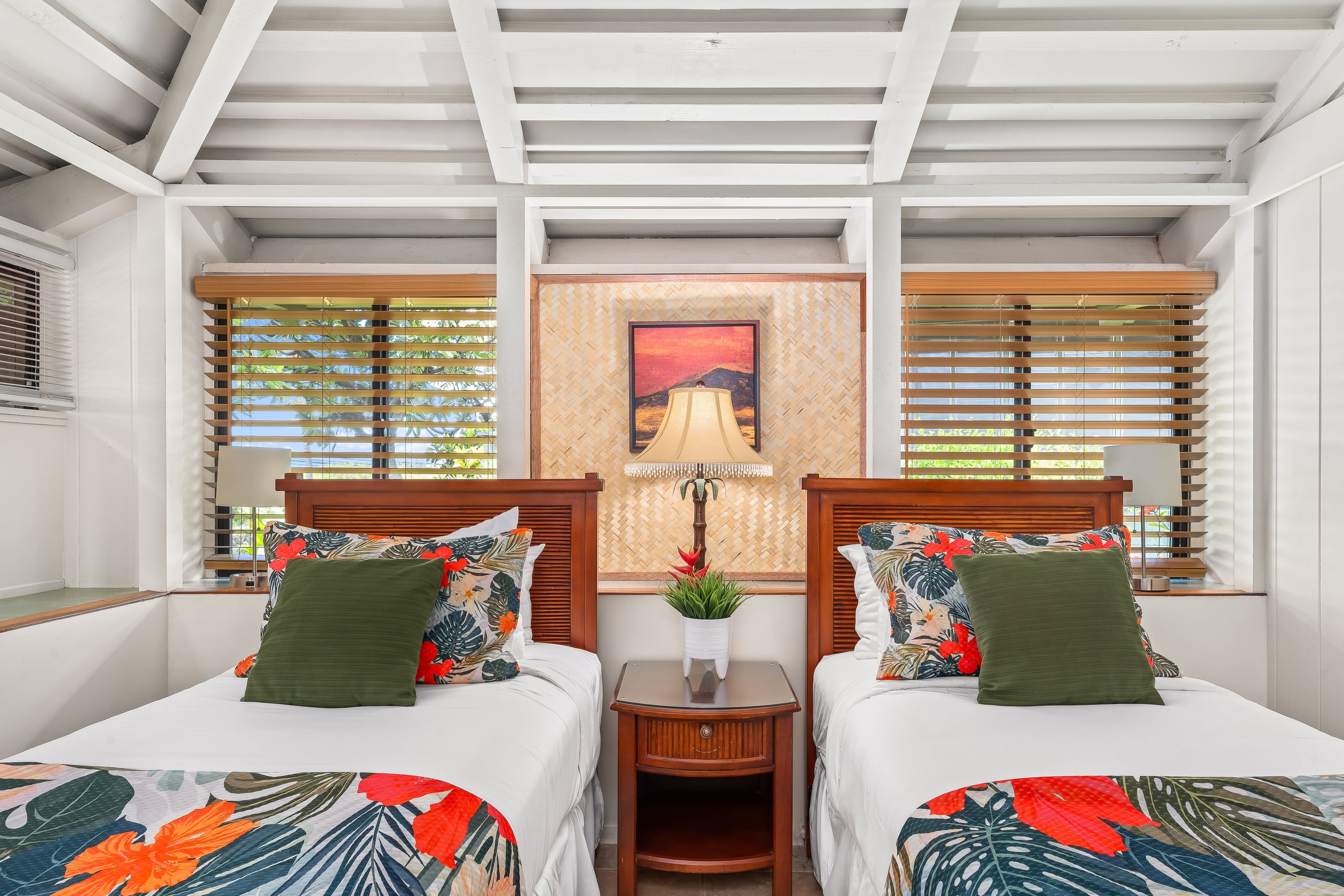 Home in Lahaina · ★4.44 · 2 bedrooms · 4 beds · 2 baths - Image 17