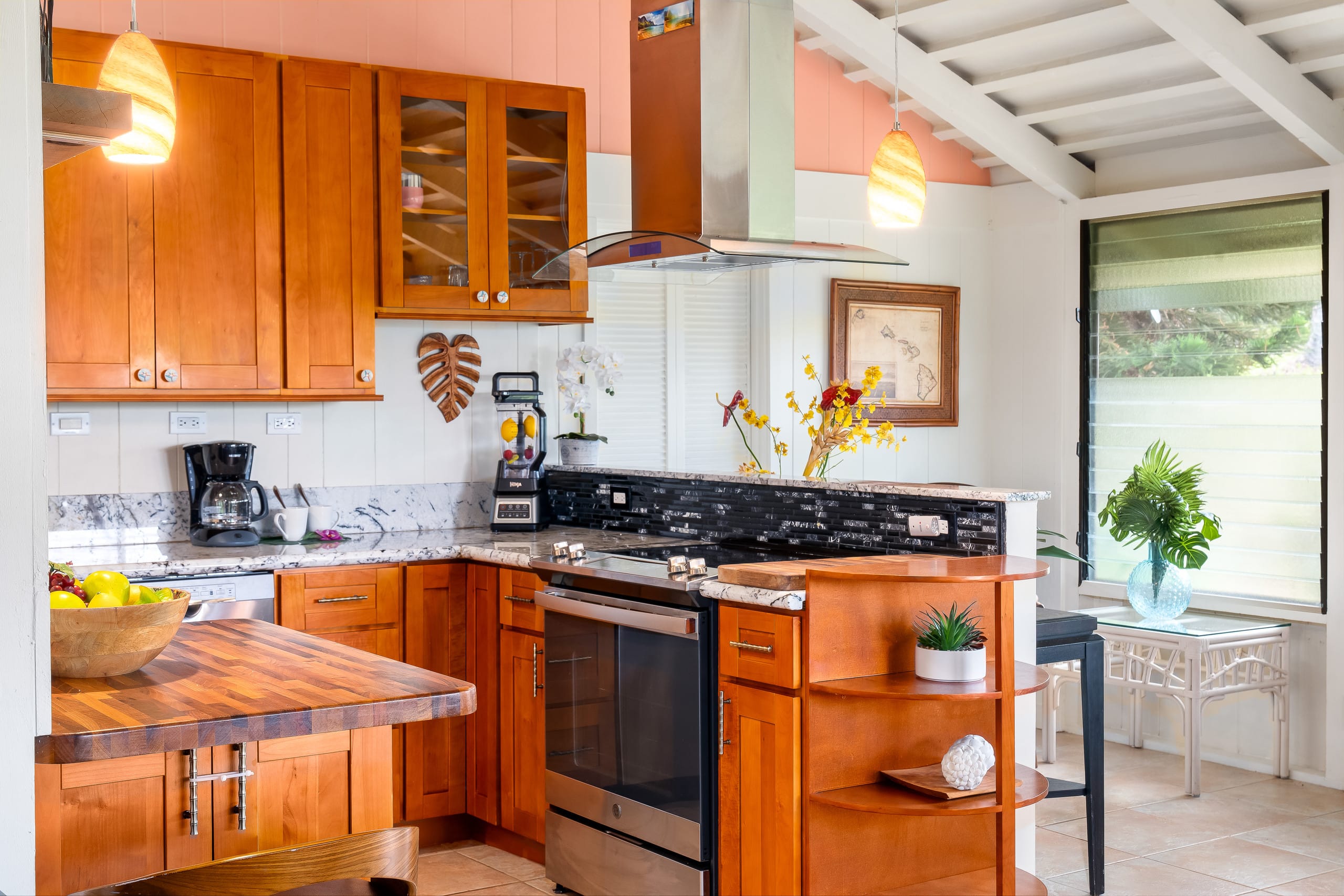Home in Lahaina · ★4.44 · 2 bedrooms · 4 beds · 2 baths - Image 6