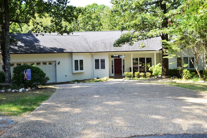 Hot Springs Village Rentals managed Airbnb listing 1