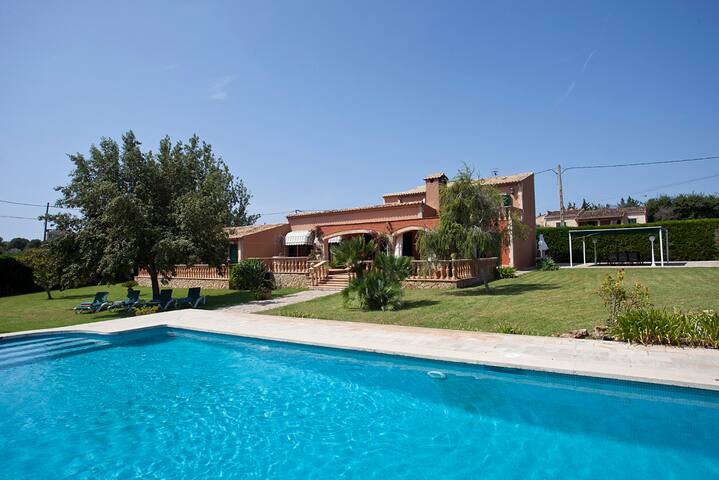 Es Fasser. Big Beach Finca For Families gallery image 2