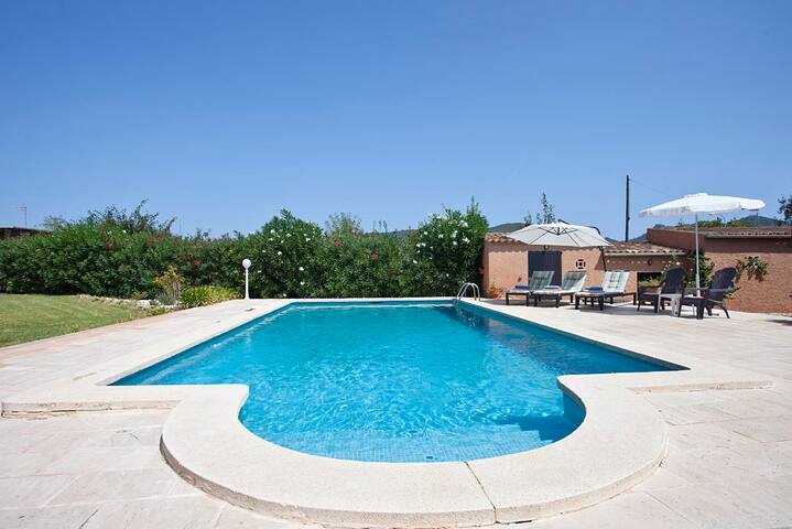 Es Fasser. Big Beach Finca For Families gallery image 3