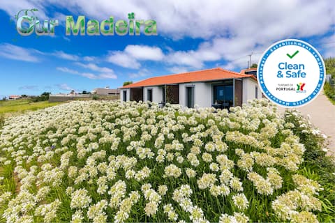Airbnb em destaque: In peaceful Prazeres | Qta. Inace Orchid Studio em Prazeres