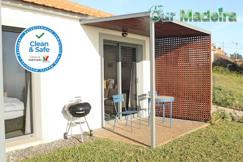 Top Airbnb: In peaceful Prazeres | Qta Inácia Sunflower Studio em Prazeres